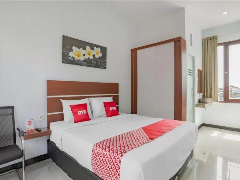 Oyo 3852 Valomia Guest House Dempassar Exterior foto