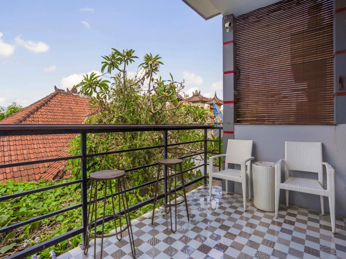 Oyo 3852 Valomia Guest House Dempassar Exterior foto