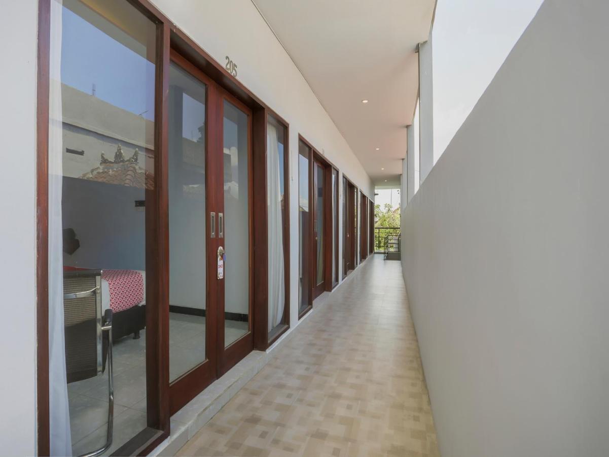 Oyo 3852 Valomia Guest House Dempassar Exterior foto