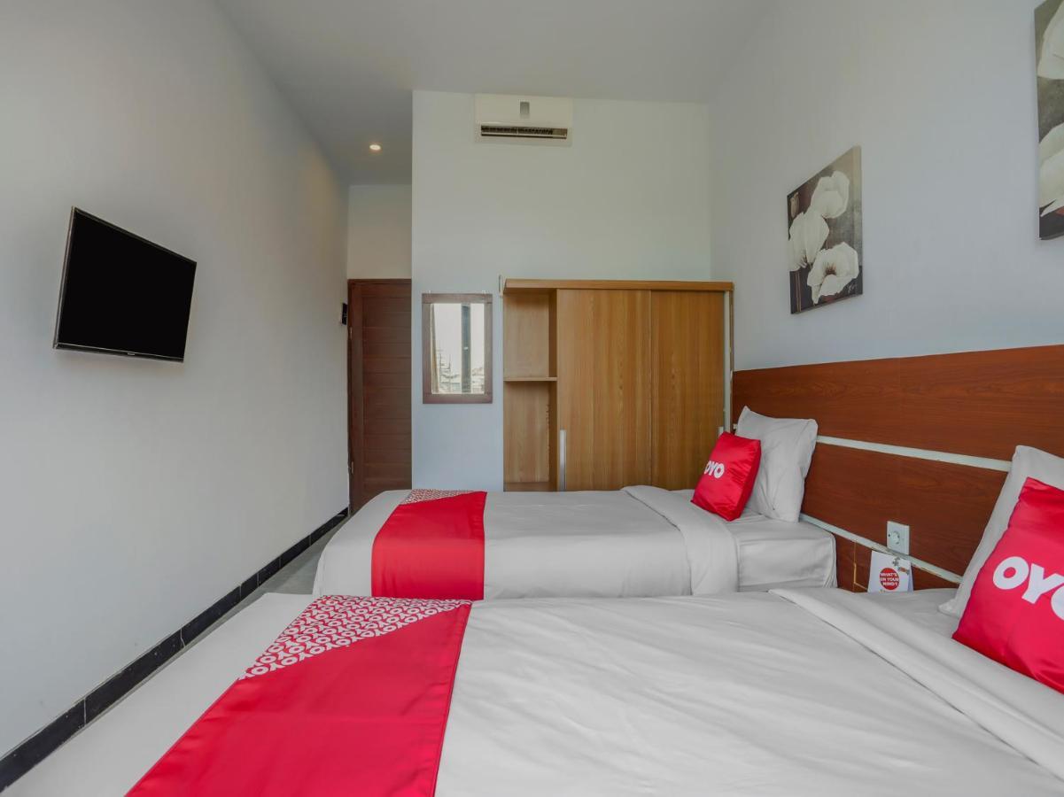 Oyo 3852 Valomia Guest House Dempassar Exterior foto